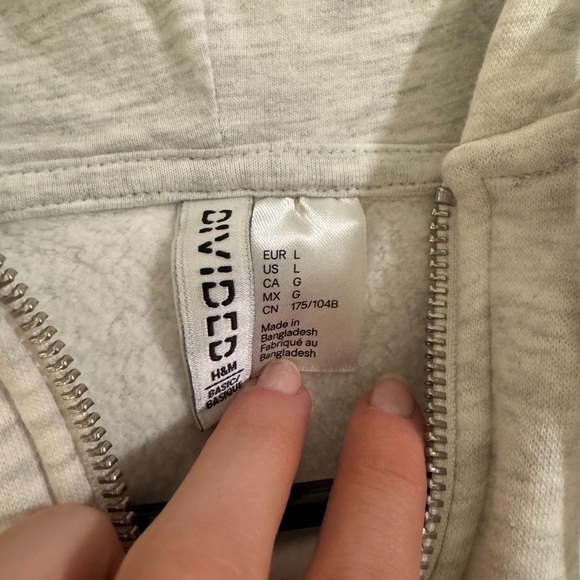 H+M Divided Cropped Hoodie - Picture 2 of 3
